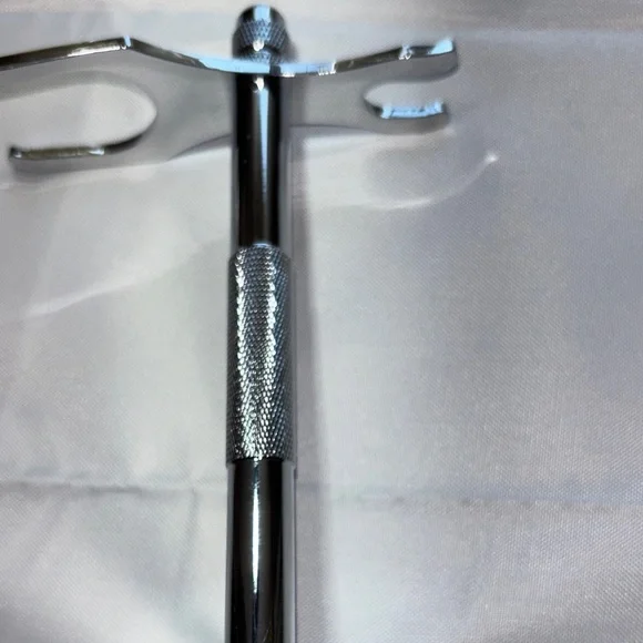 Silver Razor Stand - Picture 4 of 8